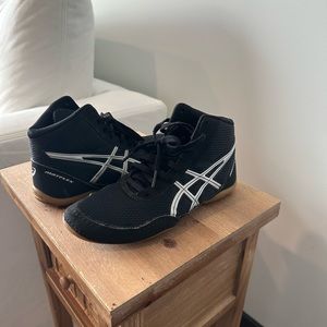 ASICS Sneakers Size 3.5